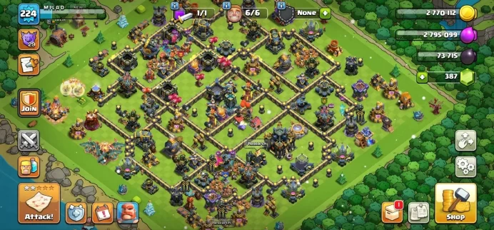 TH 17 Full Max, 12 Equipment Epic, 3 Lv 27 1 Lv 26, Defense Max, Wall Full Max, 350 League Medal, 9 Hero Skin