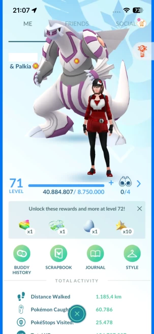 Level 71, 3 Legendary IV100, 201 Shiny, 211 Legendary, 134 IV 100, 15 Shiny Legendary, 52 Shadow Legendary