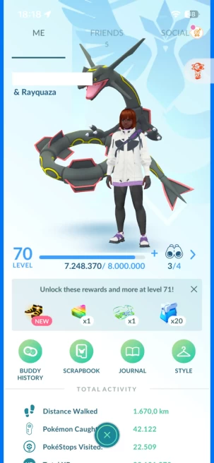 Level 70, 192 Pokemon 3000CP+, 4 Legendary IV100, 175 Shiny, 130 Legendary, 90 IV 100, 8 Shiny Legendary, 12 Shadow Legendary