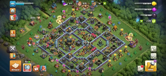Town hall 17 Xp 195, good defense, C6319