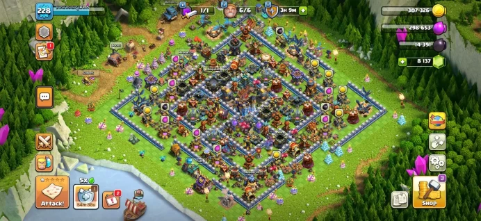 Town hall 18 Xp 228, 8100 GEMS, 1898 medals cwl,C6371