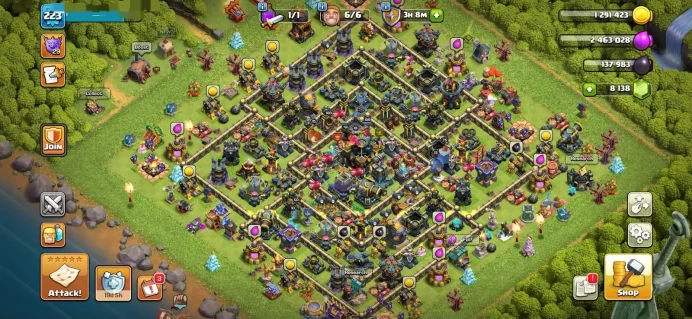 Town hall 17 Xp 223, 5 equipment epic max, 8100 gems,C6428
