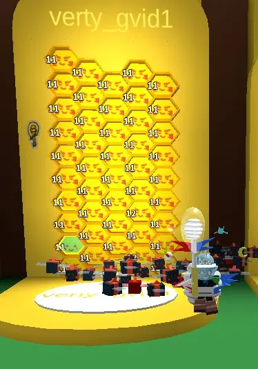 ROBLOX2528//ACCOUNT WITH Guiding alt / Guiding alt / Guiding on a pine / 46 bees NOT LINKED