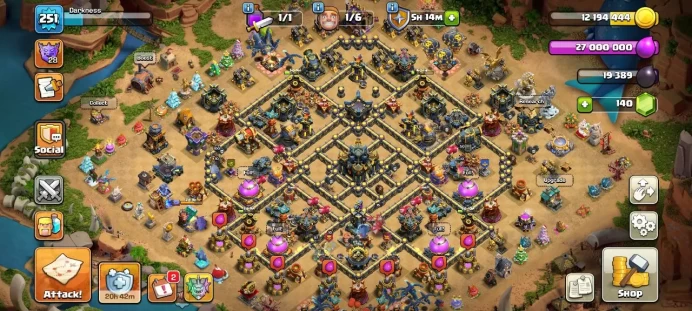 TH 17 max, 12 Equipment Epic, Hero Max, Wall Max, defense Max, 11 Skin Hero, 2 Skin Map (Guaranteed security)